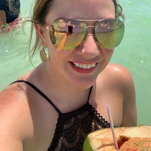 Meet your Posher, Christine